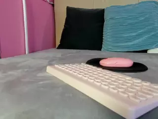 Spicy Emely's Live Sex Cam Show