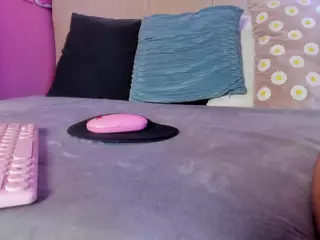 Spicy Emely's Live Sex Cam Show