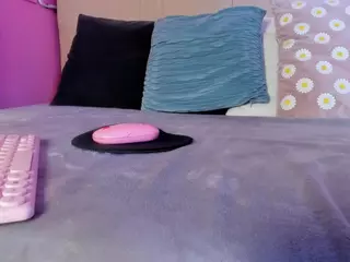 Spicy Emely's Live Sex Cam Show