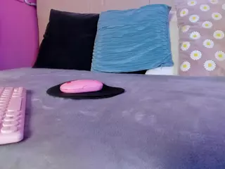 Spicy Emely's Live Sex Cam Show