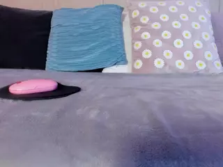 Spicy Emely's Live Sex Cam Show