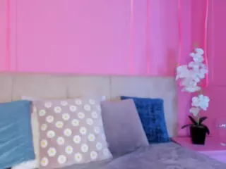 Spicy Emely's Live Sex Cam Show