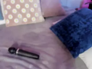 Spicy Emely's Live Sex Cam Show