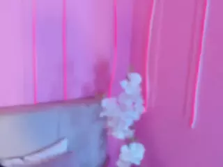 Spicy Emely's Live Sex Cam Show