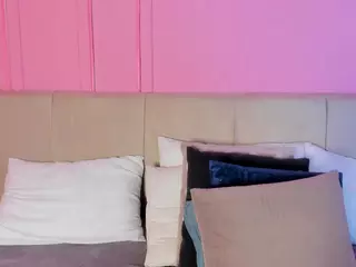 Spicy Emely's Live Sex Cam Show