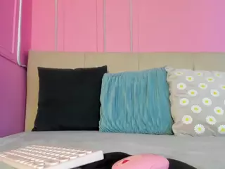 Spicy Emely's Live Sex Cam Show