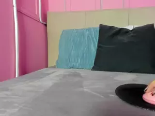 Spicy Emely's Live Sex Cam Show