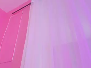 Spicy Emely's Live Sex Cam Show