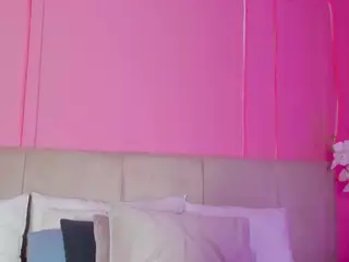 Spicy Emely's Live Sex Cam Show