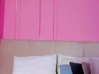 Spicy Emely's Live Sex Cam Show