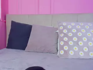 Spicy Emely's Live Sex Cam Show