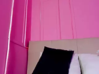 Spicy Emely's Live Sex Cam Show