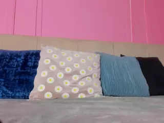 Spicy Emely's Live Sex Cam Show
