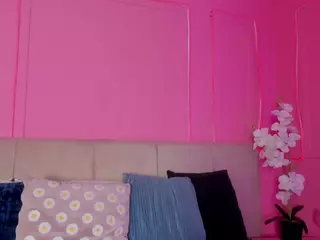 Spicy Emely's Live Sex Cam Show