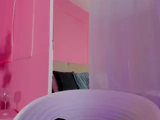 Spicy Emely's Live Sex Cam Show