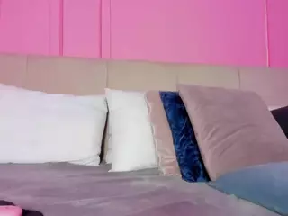 Spicy Emely's Live Sex Cam Show