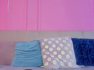 Spicy Emely's Live Sex Cam Show