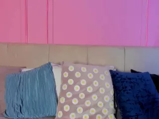 Spicy Emely's Live Sex Cam Show