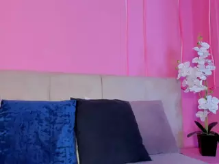 Spicy Emely's Live Sex Cam Show