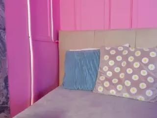Spicy Emely's Live Sex Cam Show