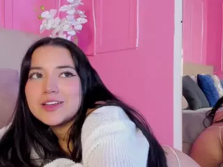 Spicy Emely's Live Sex Cam Show