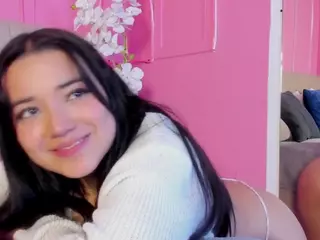Spicy Emely's Live Sex Cam Show