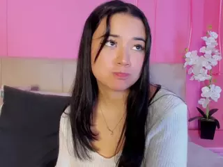 Spicy Emely's Live Sex Cam Show
