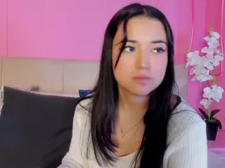Spicy Emely's Live Sex Cam Show