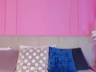 Spicy Emely's Live Sex Cam Show