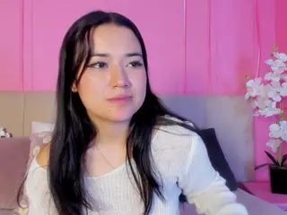 Spicy Emely's Live Sex Cam Show