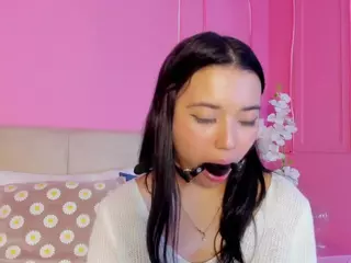 Spicy Emely's Live Sex Cam Show