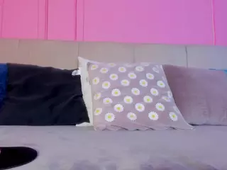 Spicy Emely's Live Sex Cam Show