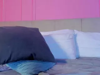 Spicy Emely's Live Sex Cam Show