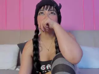 Spicy Emely's Live Sex Cam Show