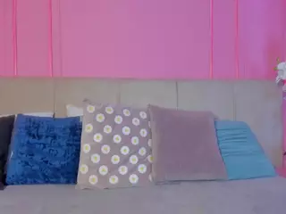 Spicy Emely's Live Sex Cam Show