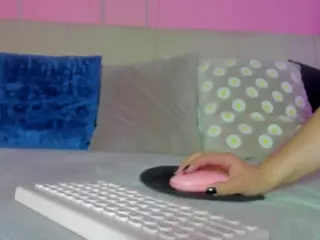 Spicy Emely's Live Sex Cam Show