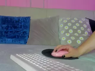 Spicy Emely's Live Sex Cam Show