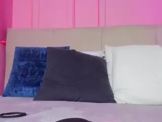 Spicy Emely's Live Sex Cam Show