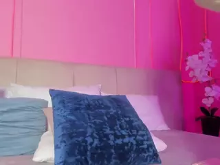 Spicy Emely's Live Sex Cam Show