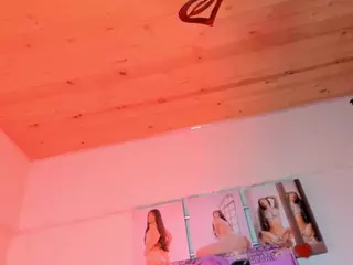 Miafyler's Live Sex Cam Show