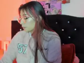 Miafyler's Live Sex Cam Show