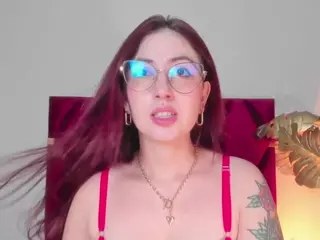 EmilyWatsonn's Live Sex Cam Show