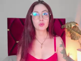 EmilyWatsonn's Live Sex Cam Show