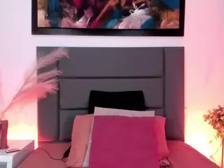 EmilyWatsonn's Live Sex Cam Show