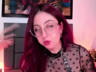 EmilyWatsonn's Live Sex Cam Show