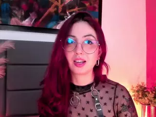 EmilyWatsonn's Live Sex Cam Show