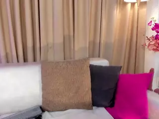 EmilyWatsonn's Live Sex Cam Show