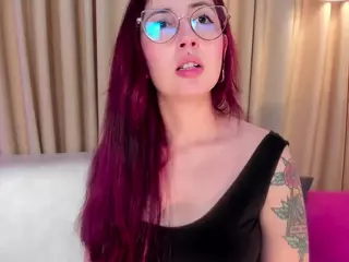 EmilyWatsonn's Live Sex Cam Show