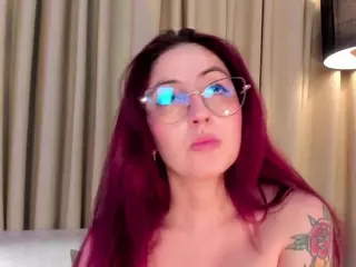 EmilyWatsonn's Live Sex Cam Show