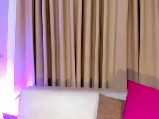 EmilyWatsonn's Live Sex Cam Show